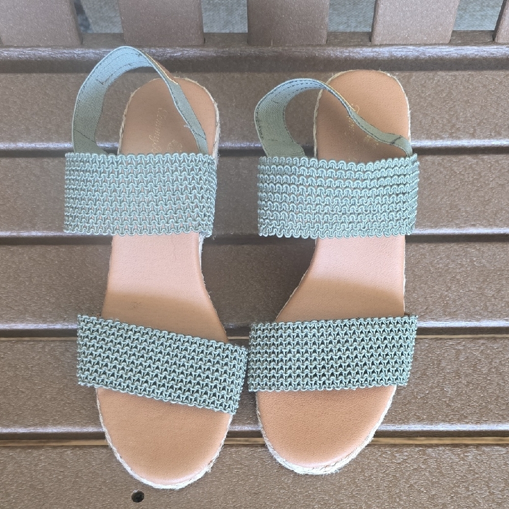 Tommy Bahama Women's Sandals in Light Green